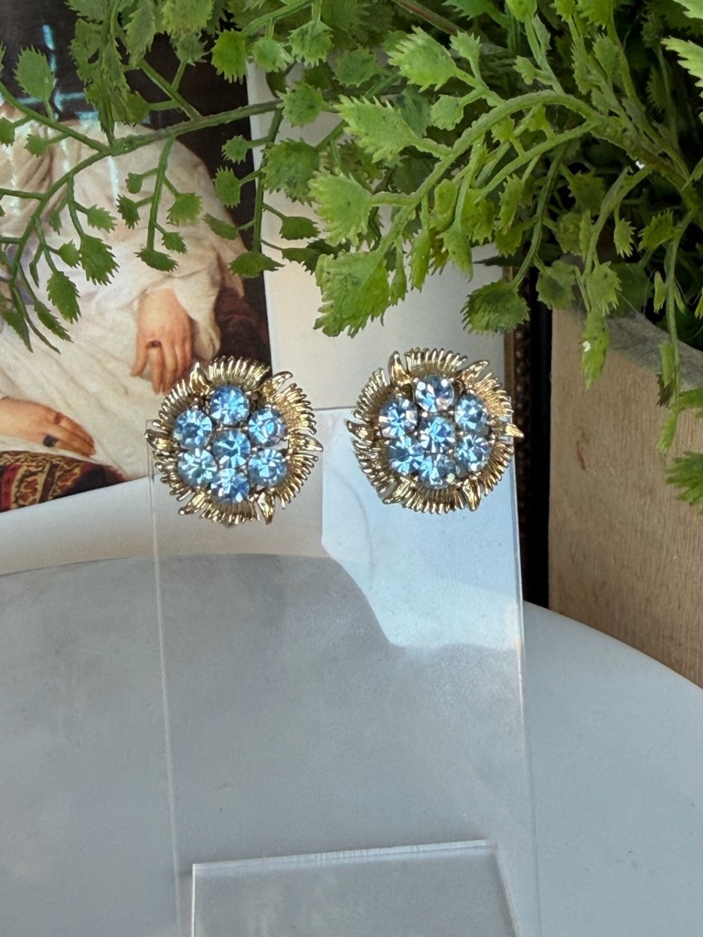 SOLD ♥️ Vintage Crystal Earrings